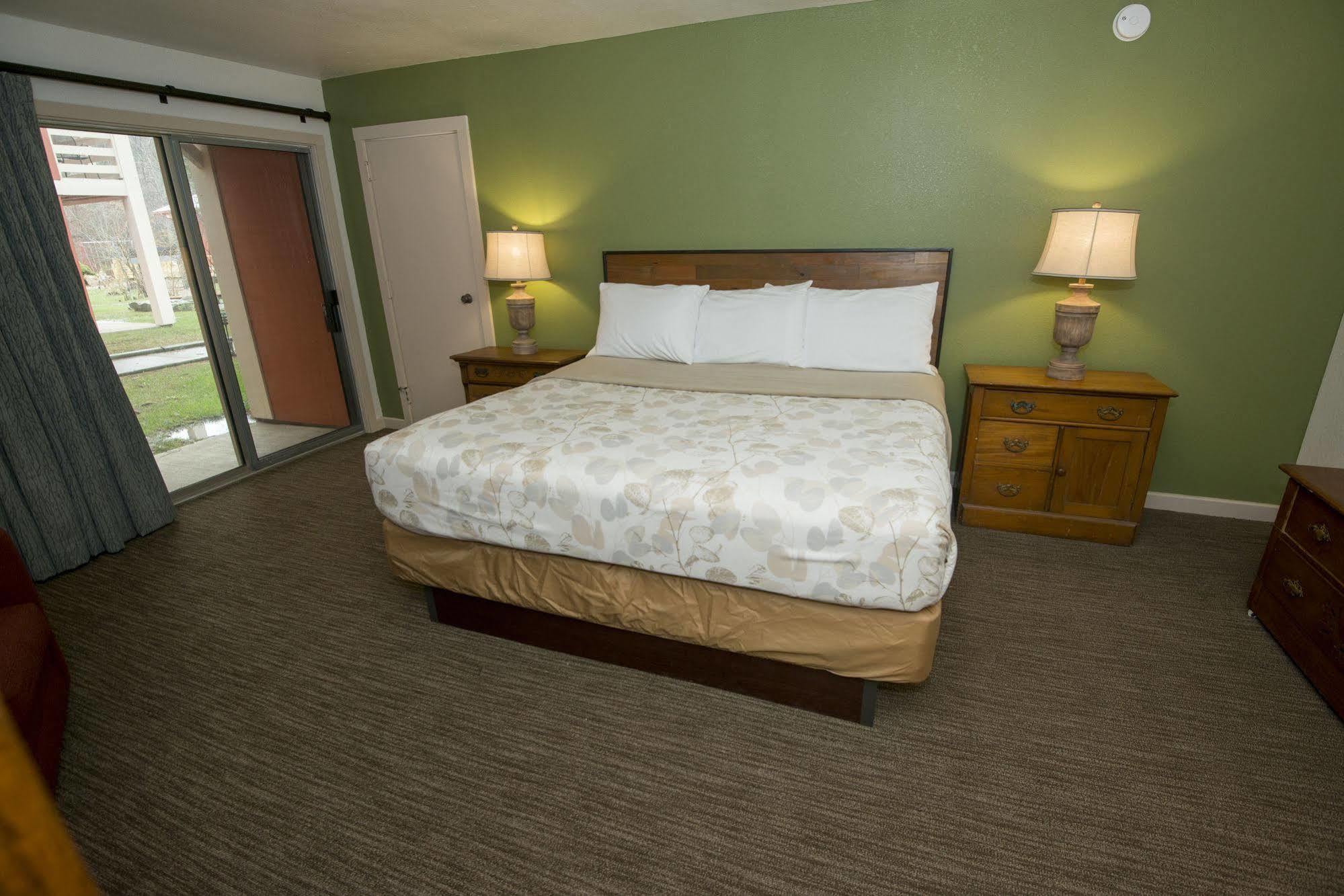 Brown County Inn Nashville Buitenkant foto